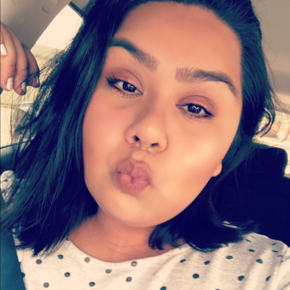Meet your Posher, Maria